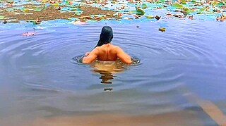 Srilankan School Sexy Girl Showing Beautiful Boobs In Bathroom.natural Place Hot And Video, Srilankan Young Lady Bathi - Sexy Wife brunette outdoor hd