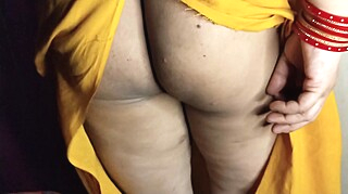 Desi Cheating Wife Ko Bada Mota Lund Chahiye hd big ass big tits