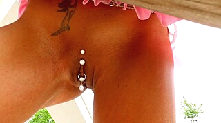 Unten ohne im kurzen Kleidchen milf piercing outdoor