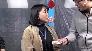 230305司会の練習台となった爆乳e5 hd asian amateur